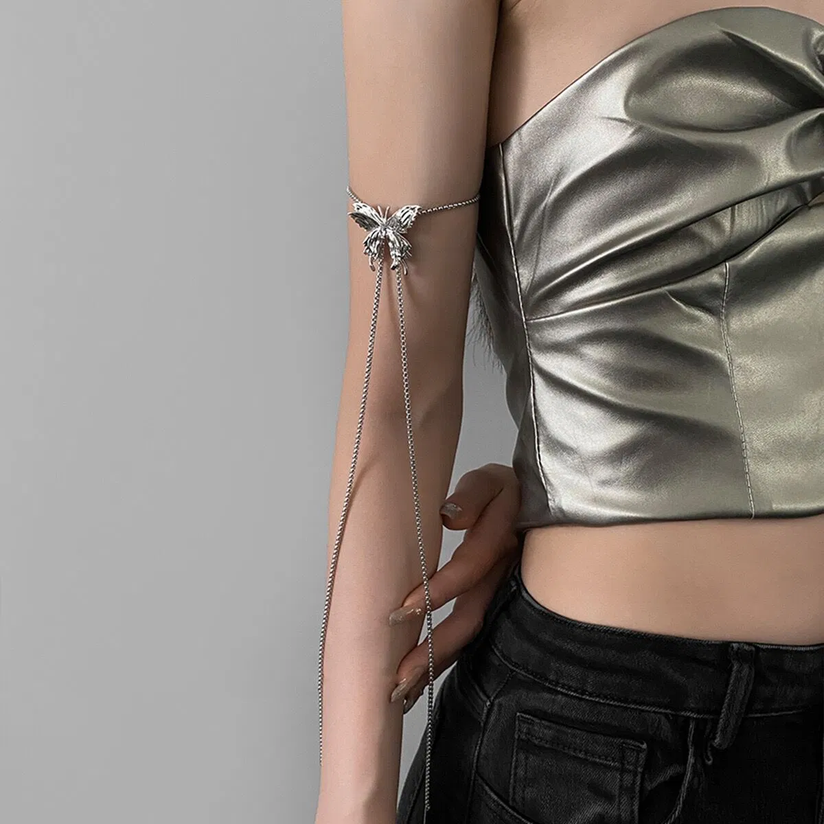 Spice Girl Sweet Cool Pull Butterfly Necklace Women a Four-Wear Three-Dimensional Butterfly Sweater Chain Design Sense of Flowsue Clavicle Chain