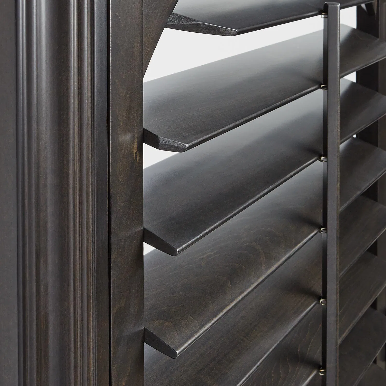 High Quality Natural Hard Wood Plantation Shutters