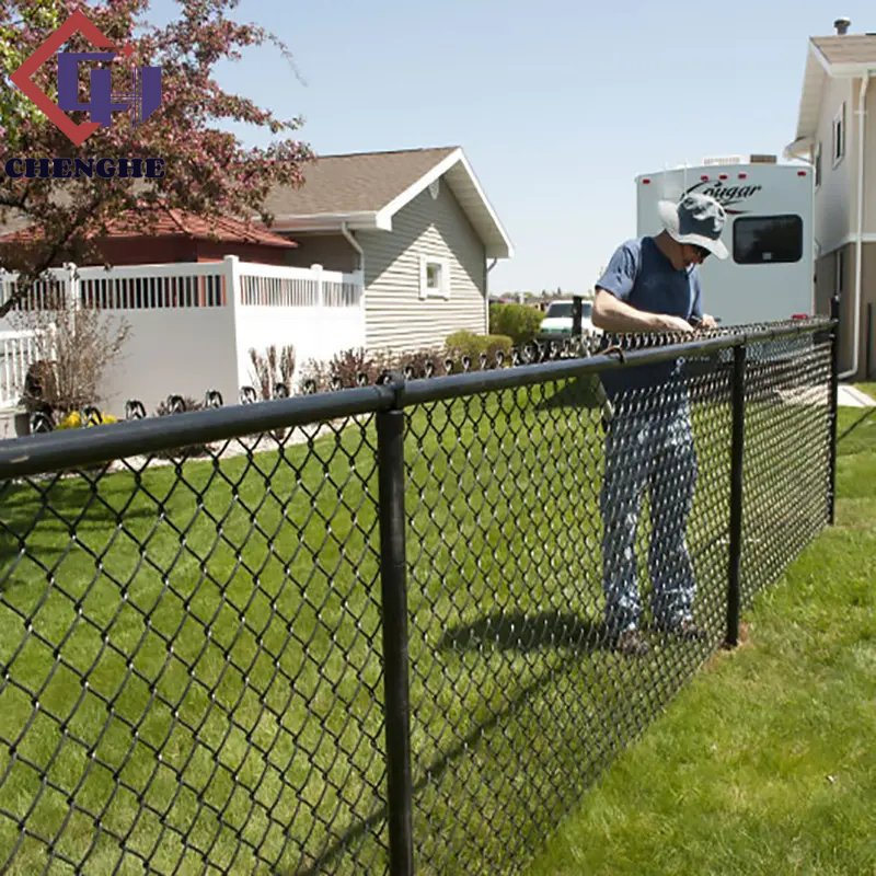 Enhance Your Property with a 2m High High-Quality Galvanized Wire Mesh Fence Low Price 8 FT Tall 50X50 Black Vinyl Color Coated Wire Mesh Chain Link Fence