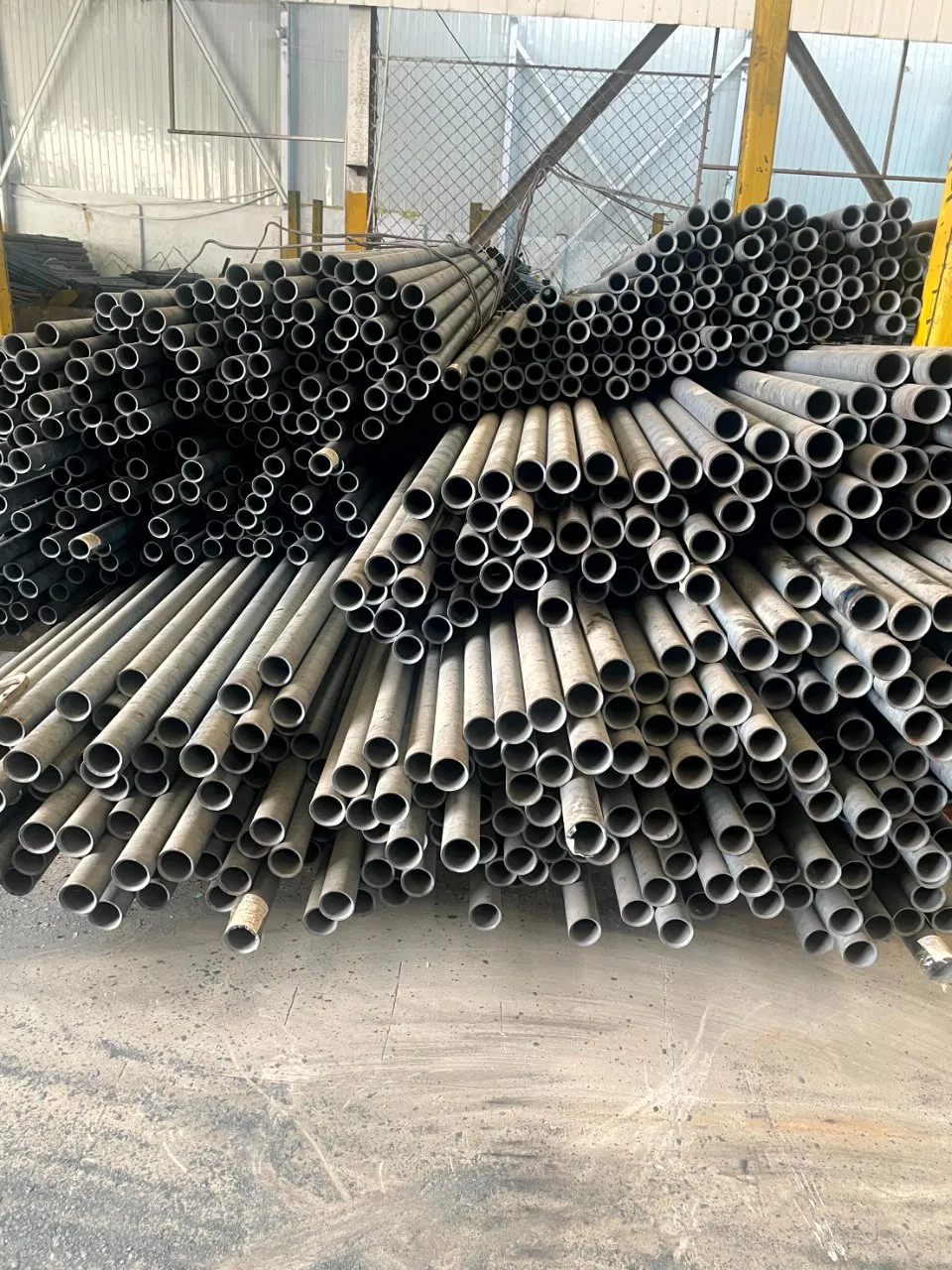 Premium 5L Low Temperature Seamless Steel Pipe ASTM A106 AISI Ms Pipe Low Carbon Seamless Steel Pipe for Manufacturing