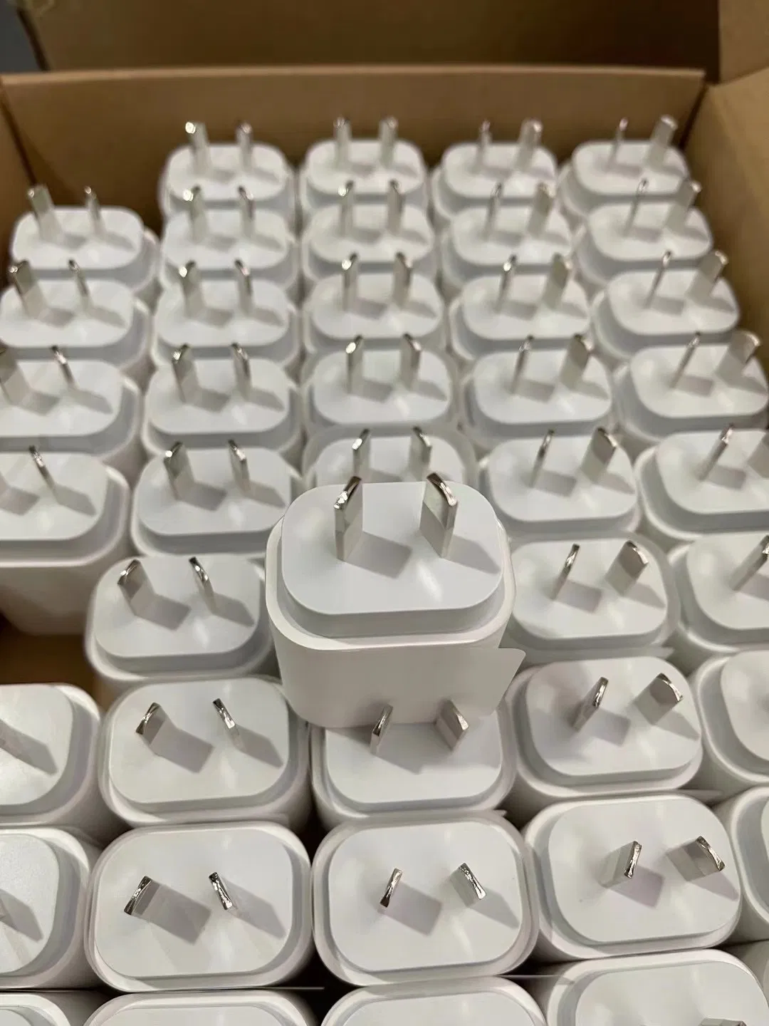 Universal 20W Power Adapter Us UK EU Au Plugs for Convenient Travel Charging Charger