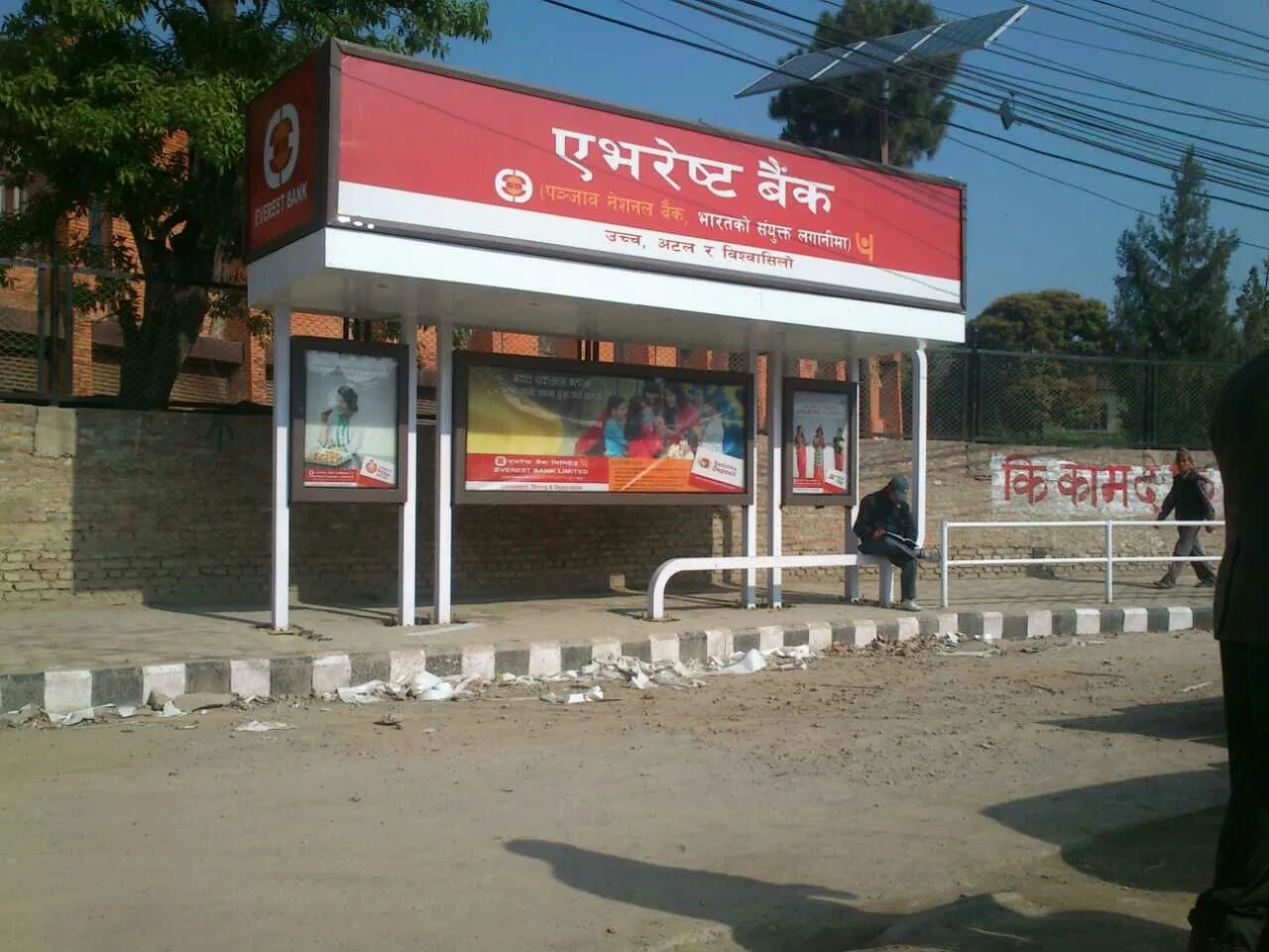 Most Selling Products LED Display Board Advertising Bus Shelter