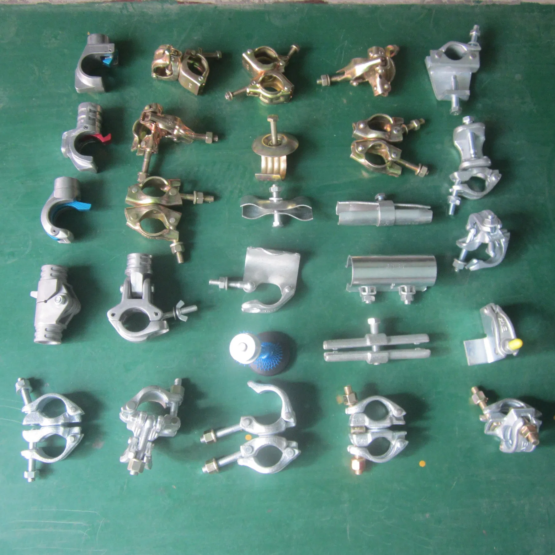 En 74 BS1139 Pressed Scaffold Fixed Scaffolding Forged Swivel Pipe Tube Couplers Scaffolding Accessories Durable Swivel Scaffolding Coupler Sleeve for Long-Last