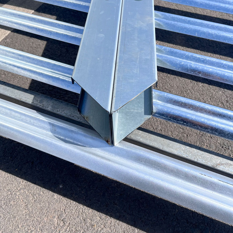 China Factory Galvanized Steel Palisade Fencing for Papua New Guinea