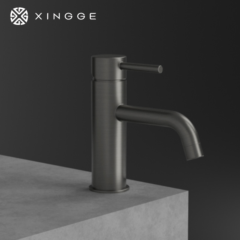 Made of China Factory Basin Sink Tap Mixer Hot & Cold Water Stainless Steel Faucetshigh-Quality Basin Bathroom Brass Faucet