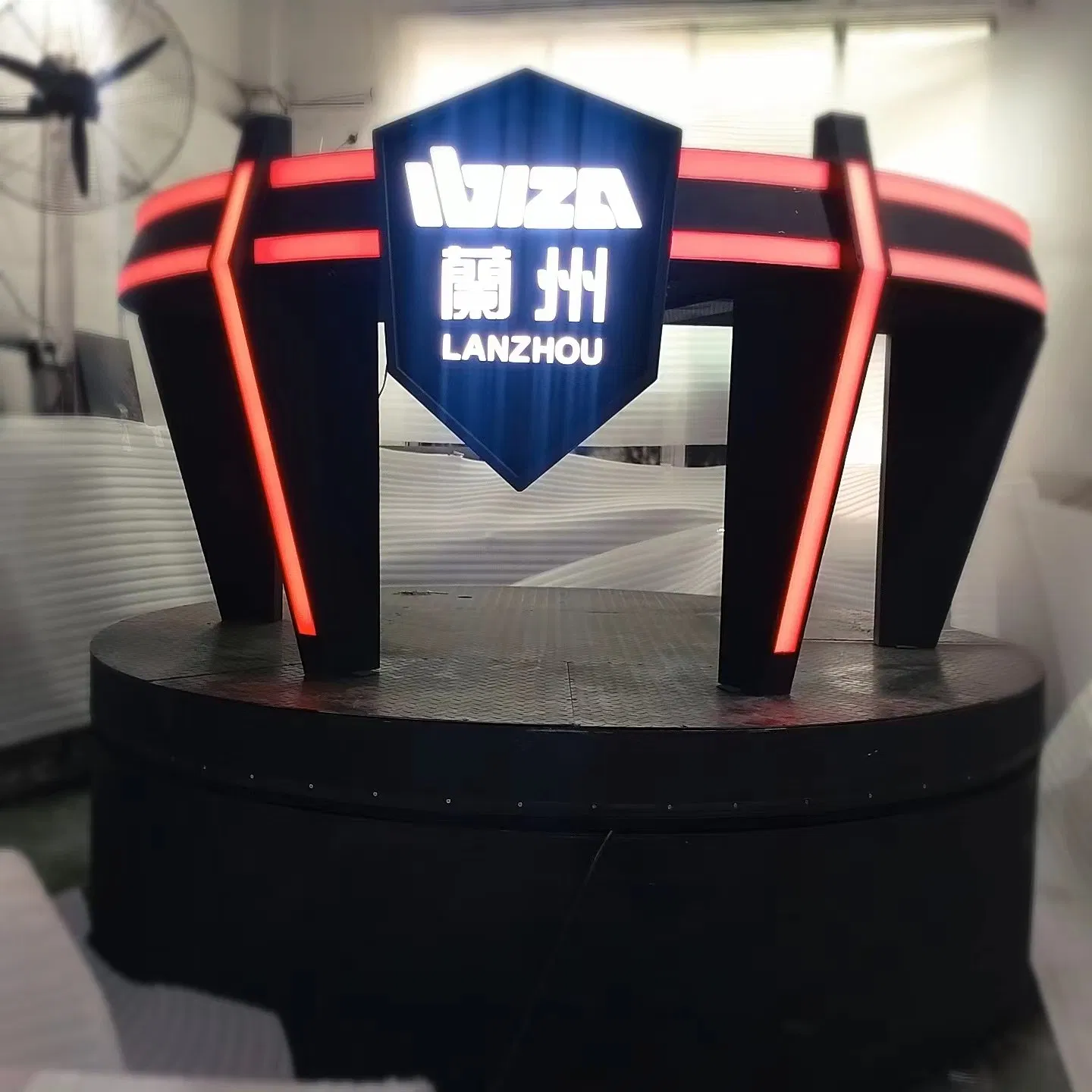 Rigeba Customized Revolving Lifting LED DJ Stage for Night Club