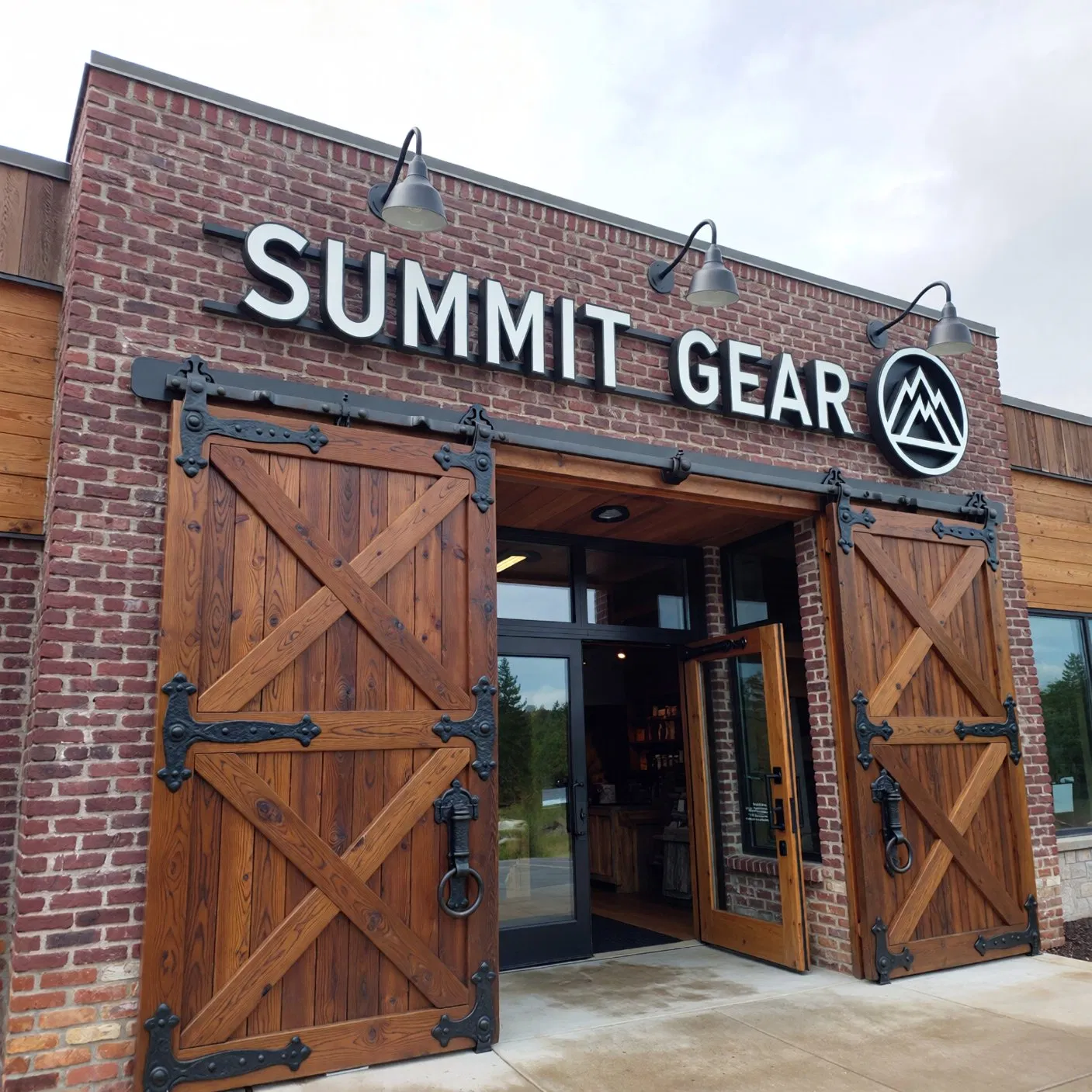 Best-Selling Premium Goods Modular Uniform Illumination Backlit Logo Sign for Display Cabinet Decoration