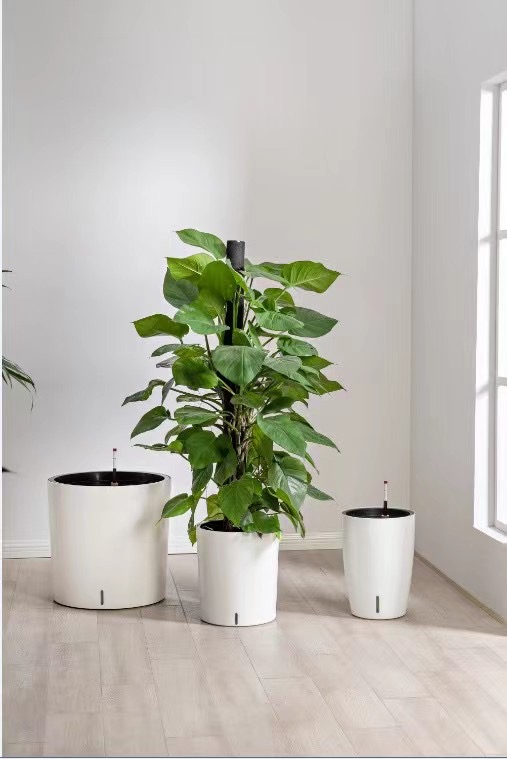 Горшки садовые пластиковые с автополивом