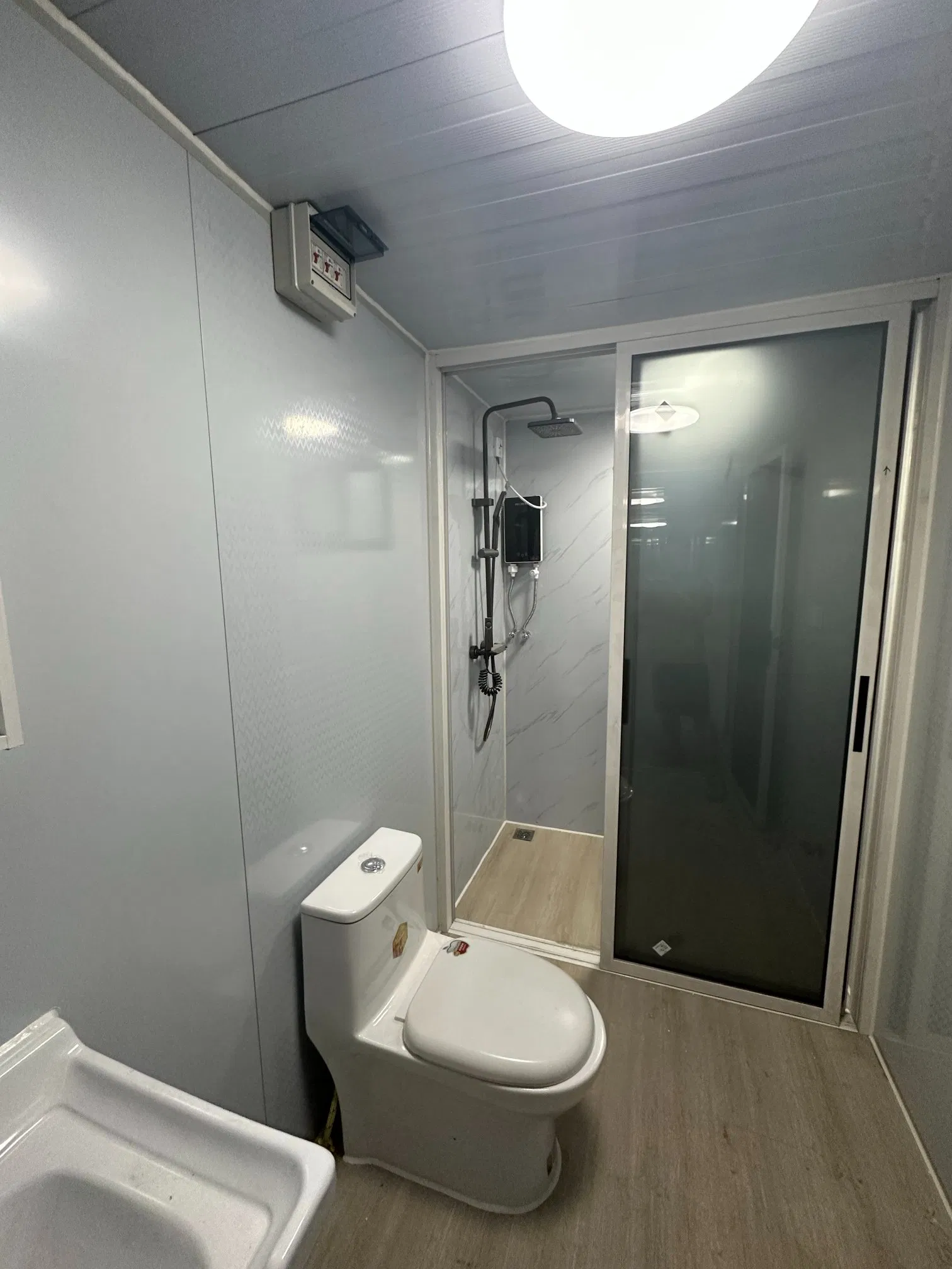 20FT/30FT/40FT Customized Plastic Film Packaging Foldable Expandable Mobile Container House with ISO Expandable Container House