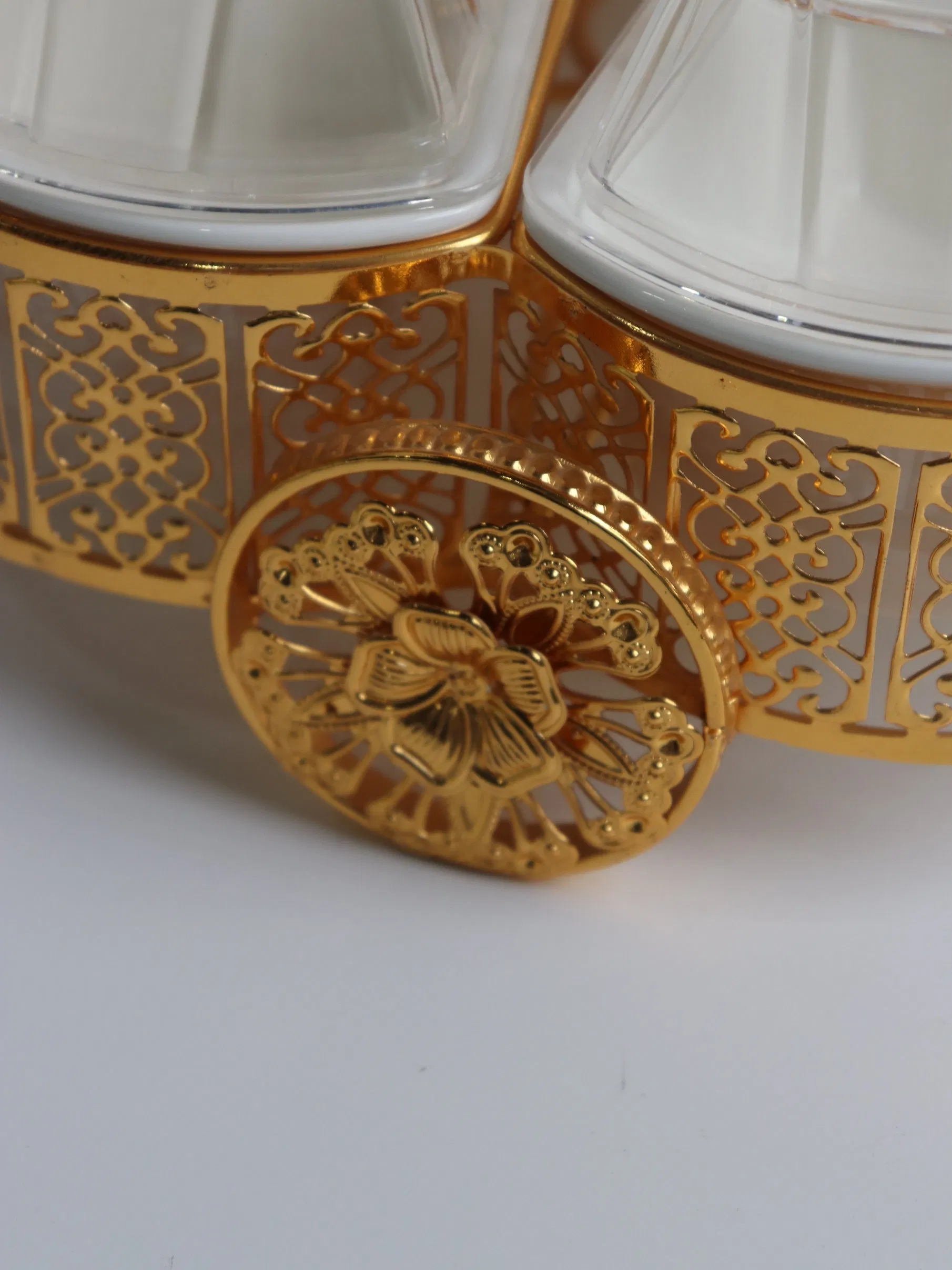 Kitchen Ware Gold Plated Iron Tray with Plastic Bowl Set Candy Tray