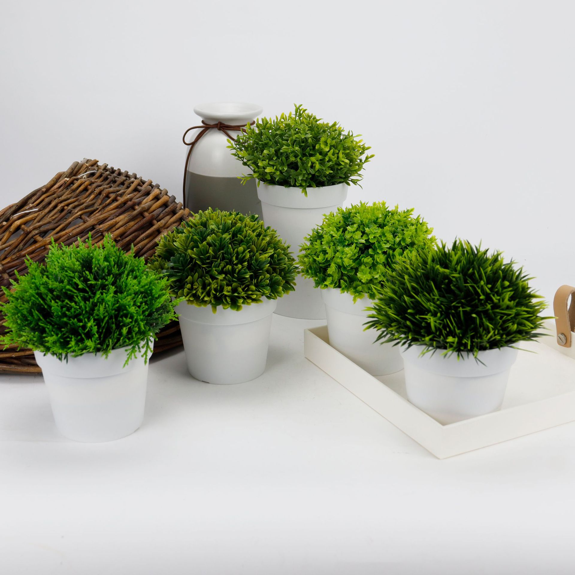 Бонсай искусственный зеленый в горшке