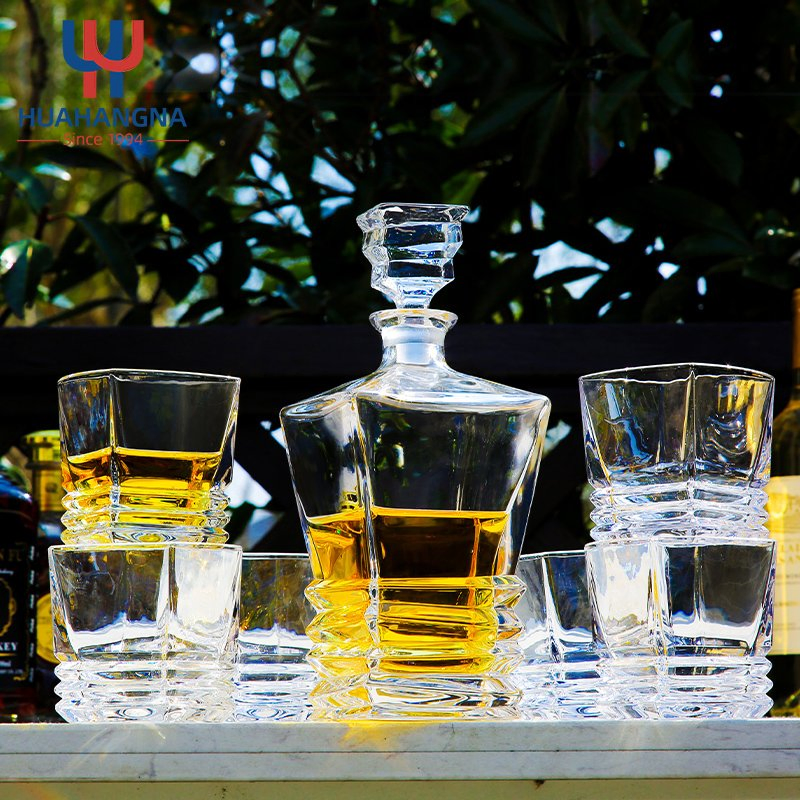 750 Ml Lead Free Crystal Whiskey Decanter Set with Customized Box