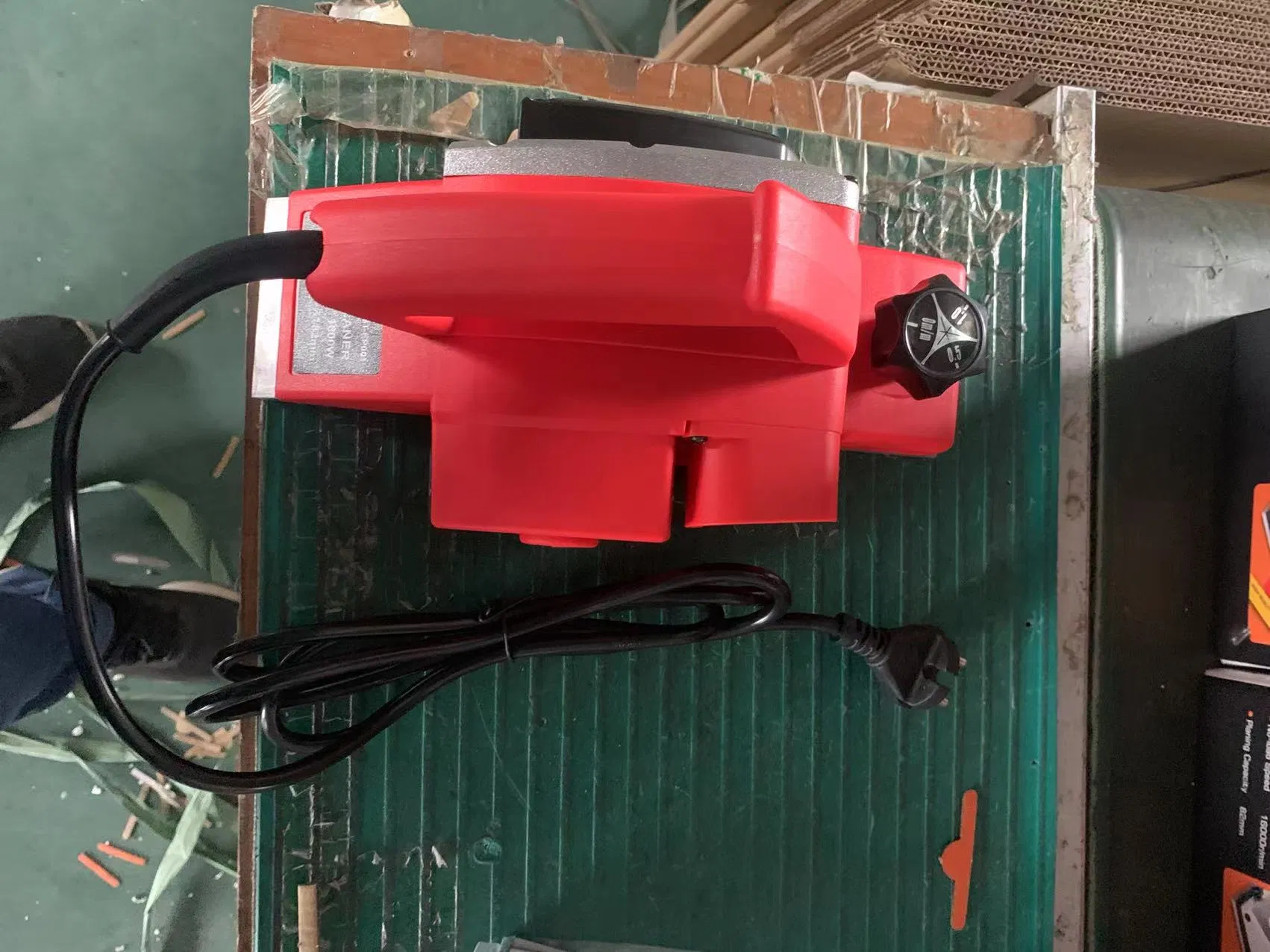 82X1mm 600W Woodworking Wood Hand Electric Planer