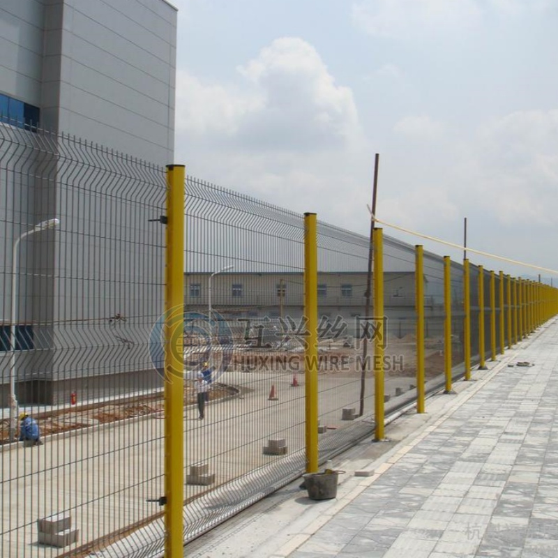 Peach Type Post PVC Spraying Curved Weld Steel Fencing Panel Safety Wire Mesh Fence for Construction Security