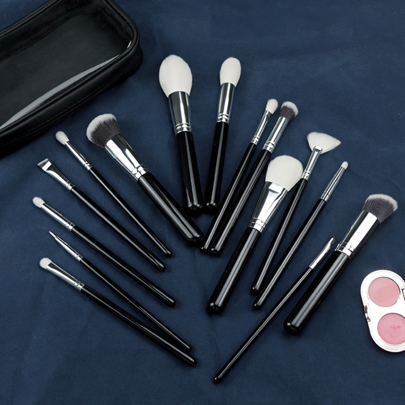 Complete Your Makeup Kit with Premium Brushes: Essential Highlighter Brush Set