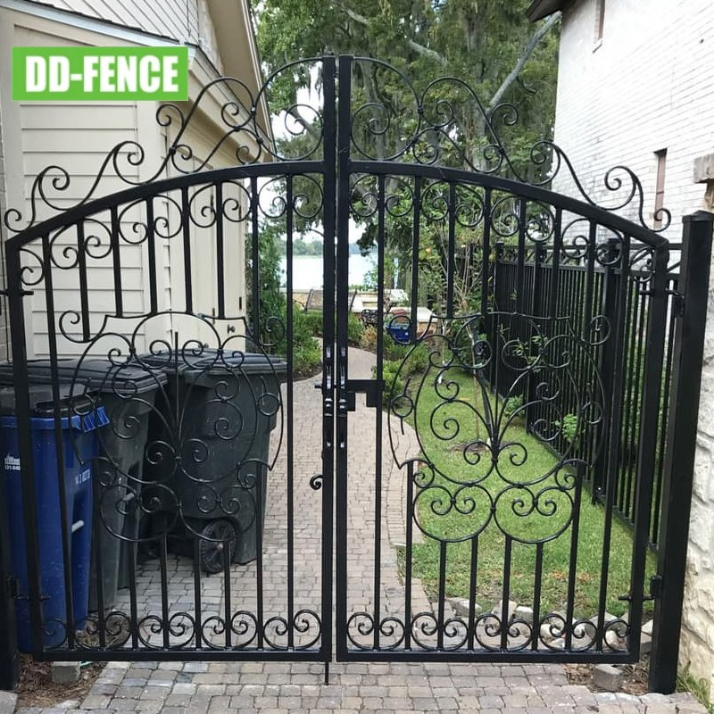 Galvanized & Powder Coated Steel Picket Fence