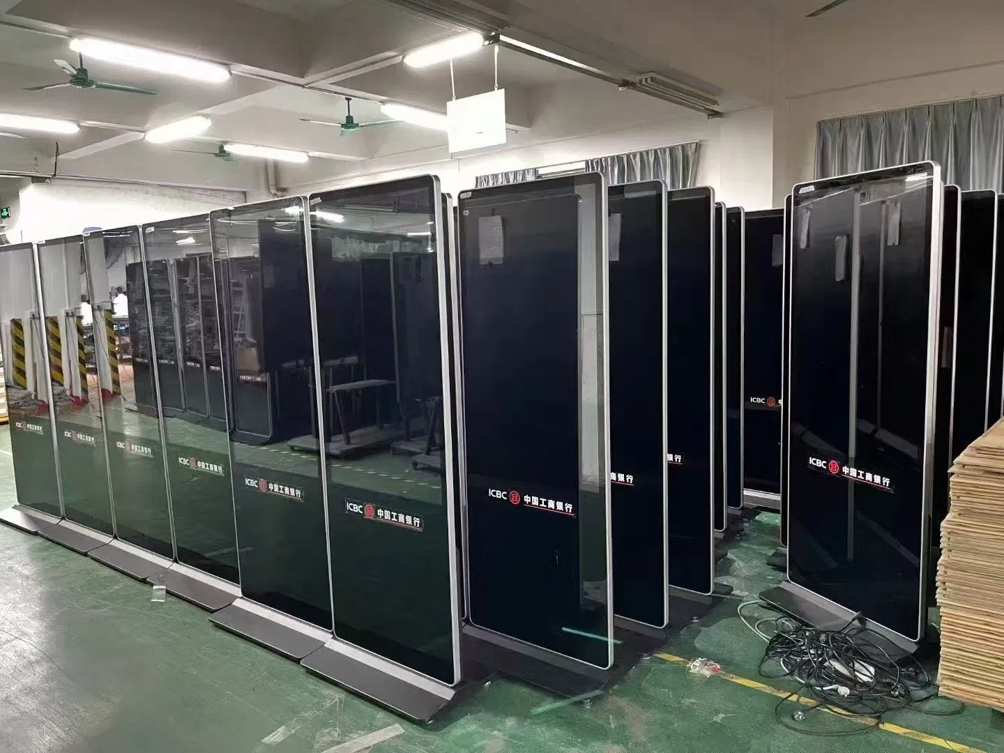 Рекламный сенсорный экран 43 дюйма, напольный