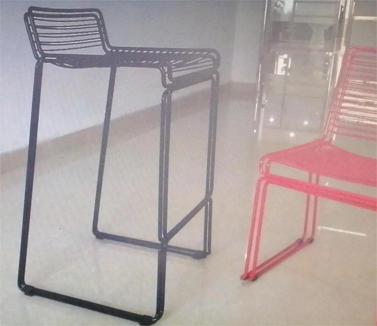 China Wire Furniture Manufacturer of Steel Wire High Hee Welling Bar Stool