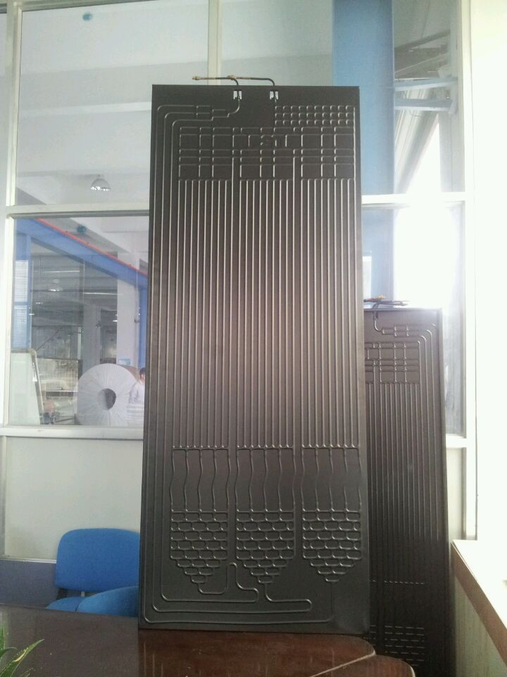 2000*800mm Dimension Solar Type Evaporator with Black Colour