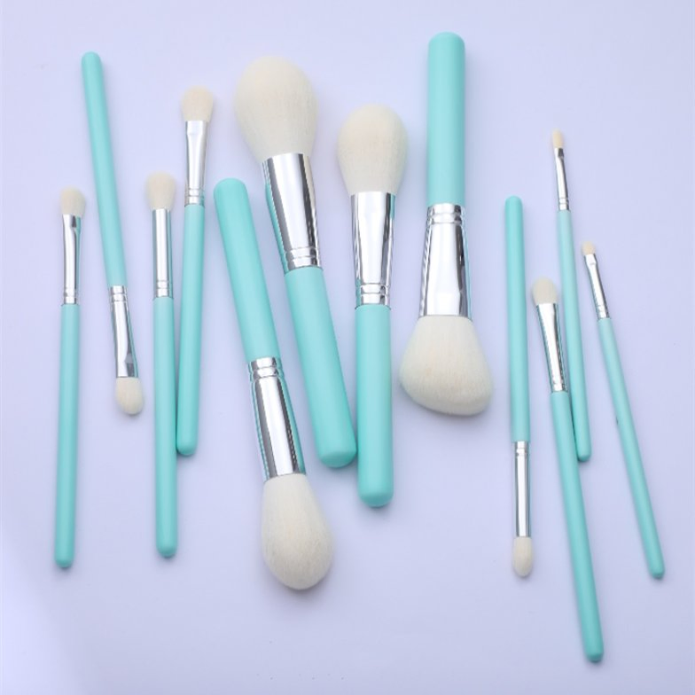 Factory Price 12PCS Wooden Handle Cosmetic Brushes Manufacturer Pure Synthetic Hair OEM Makeup Blender Makeup Brushes Set