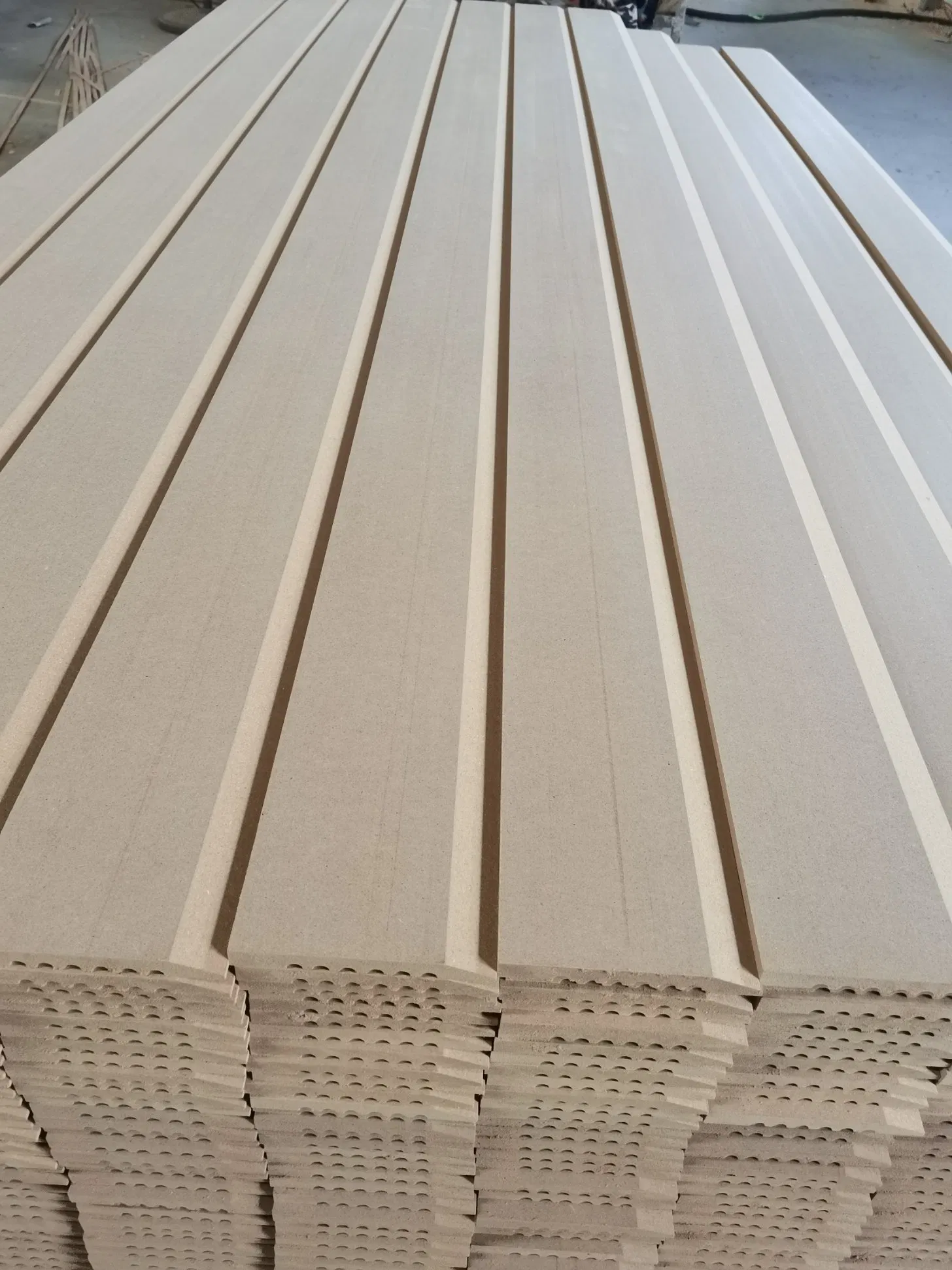 Factory-MDF Skirting Baseboard with Wood Grain Surface High Density Ogee Skirting