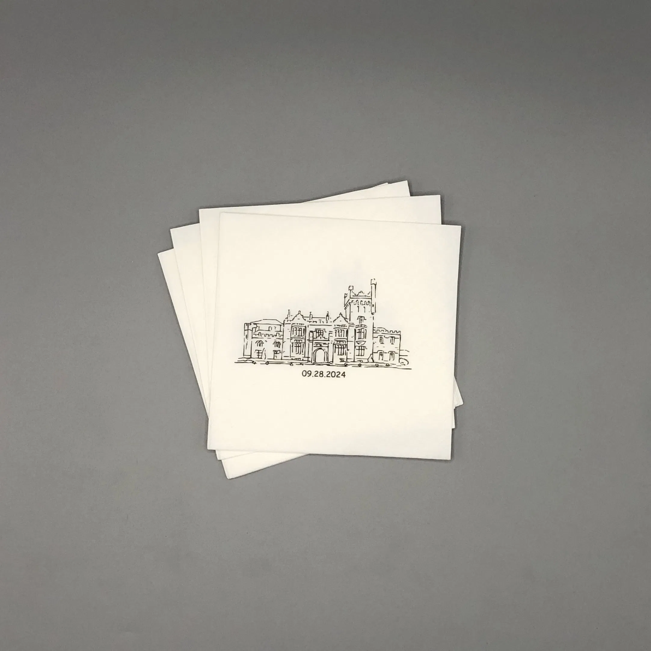 Custom Printed 2 Ply/3 Ply Restaurant Hotel Serviette Tissue Paper Wedding Party Bar Dinner White Paper Cocktail Napkin with Logo Printing