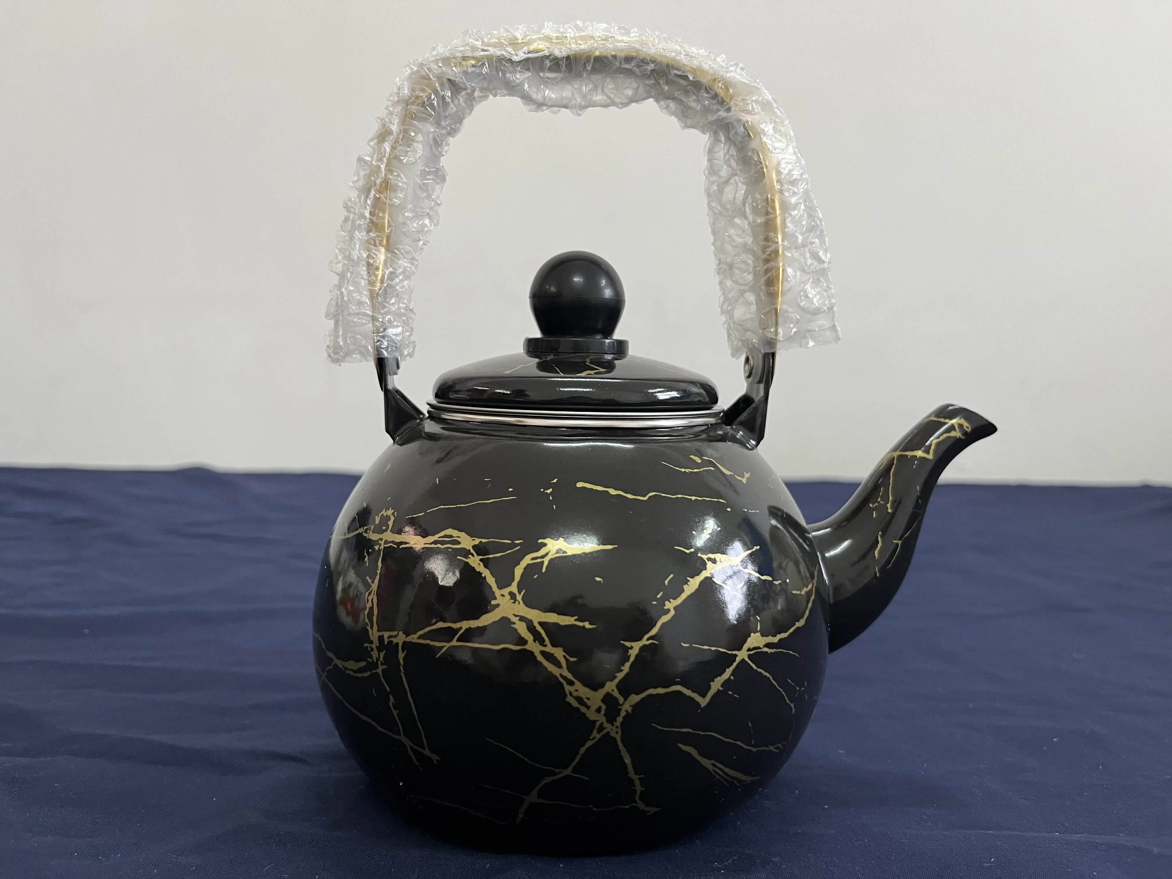 Black Inside and out Gold Pattern Gold Iron Handle Enamel Pot