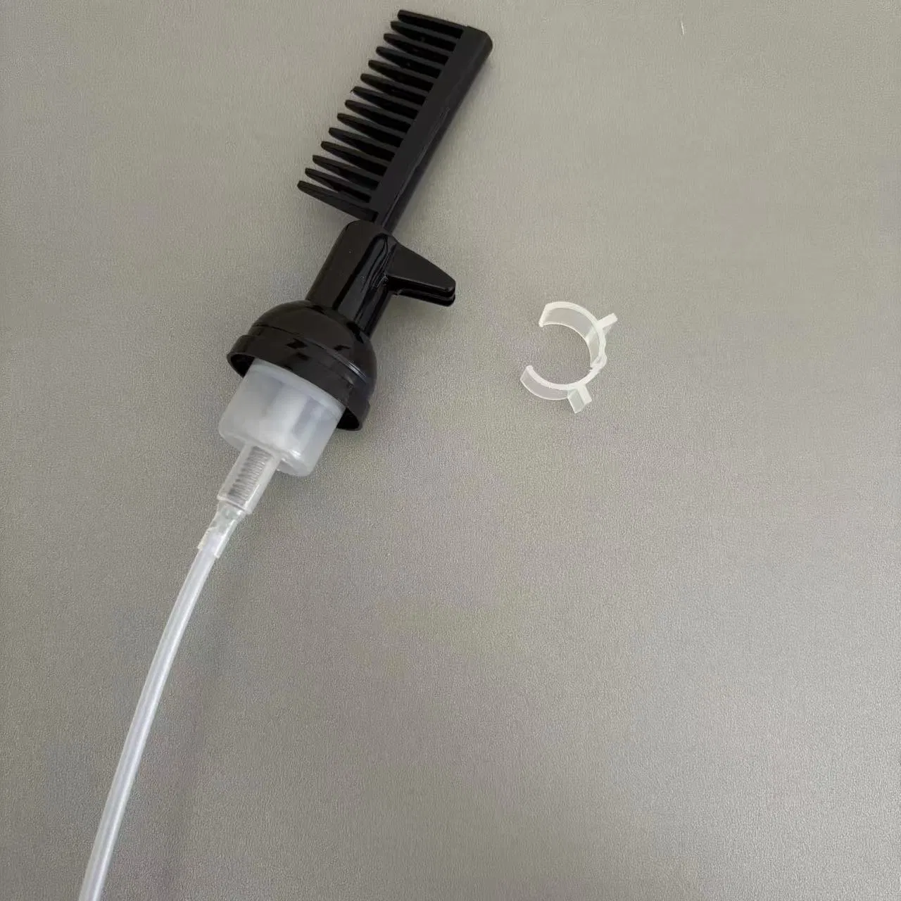 Best-Selling 2-in-1 Root Hair Dye Applicator Bottles with Comb, Pump Cap and Regular Cap