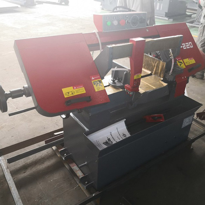 Ленточнопильный станок по металлу горизонтальный CS-220