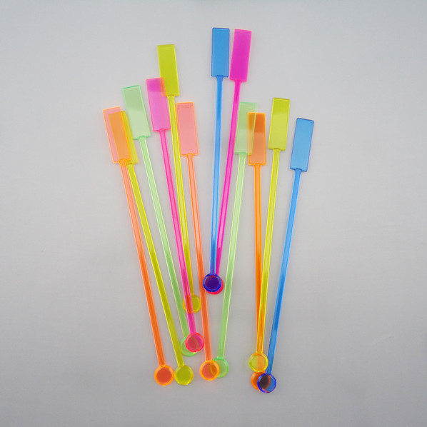 Stylish Plastic Cocktail Stirrers for Elegant Parties and Events