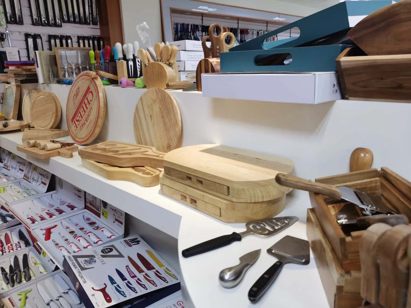 Wood Handle Cheese Tool Set with Wood Cutting Board (SE-3045)