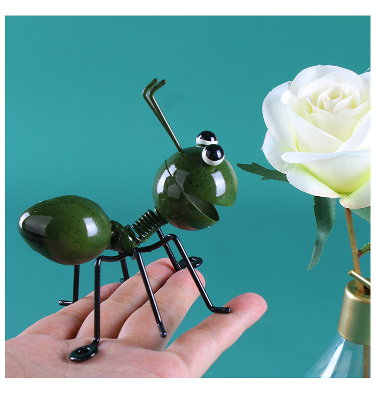 Декор настенный металлический Милый муравей арт-деко