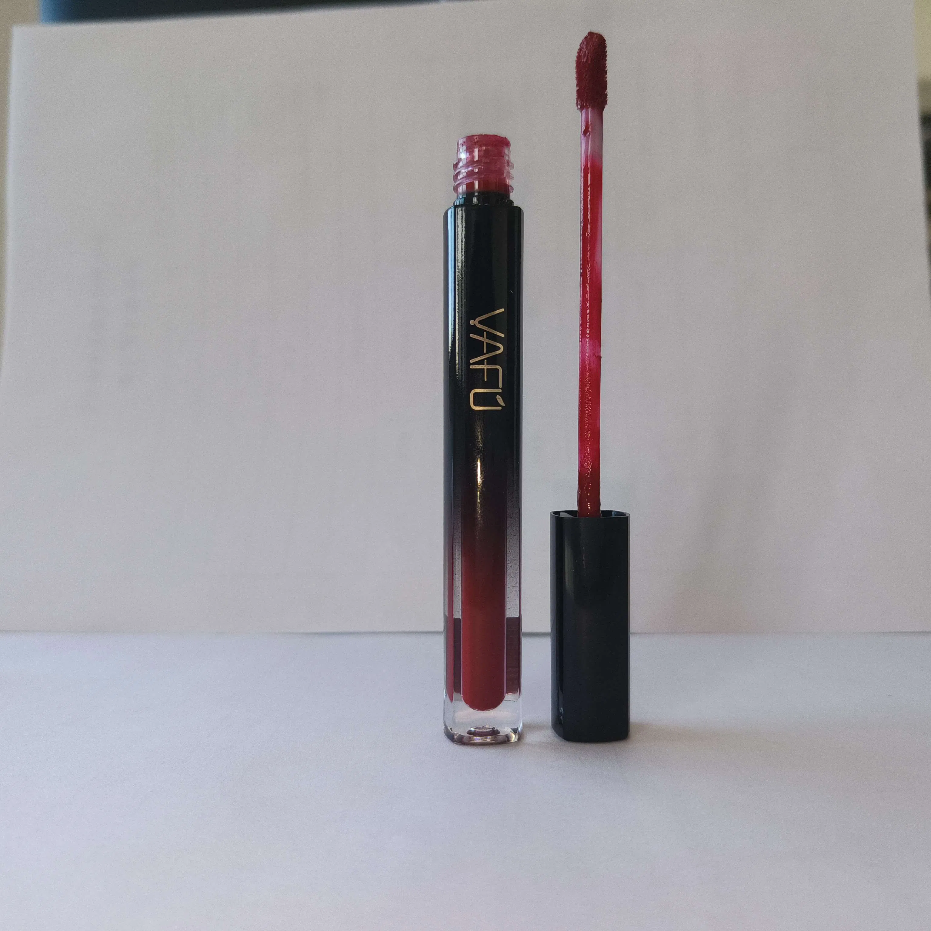 Long-Lasting Private Label Lipstick with Herbal Ingredients and Glossy Finish