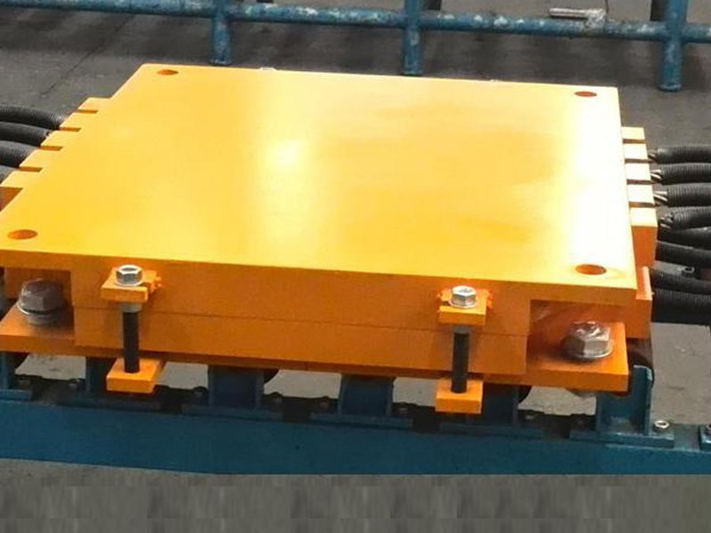 Strong Vertical Load Capacity and Big Displacement Pot Bearing for Bridge