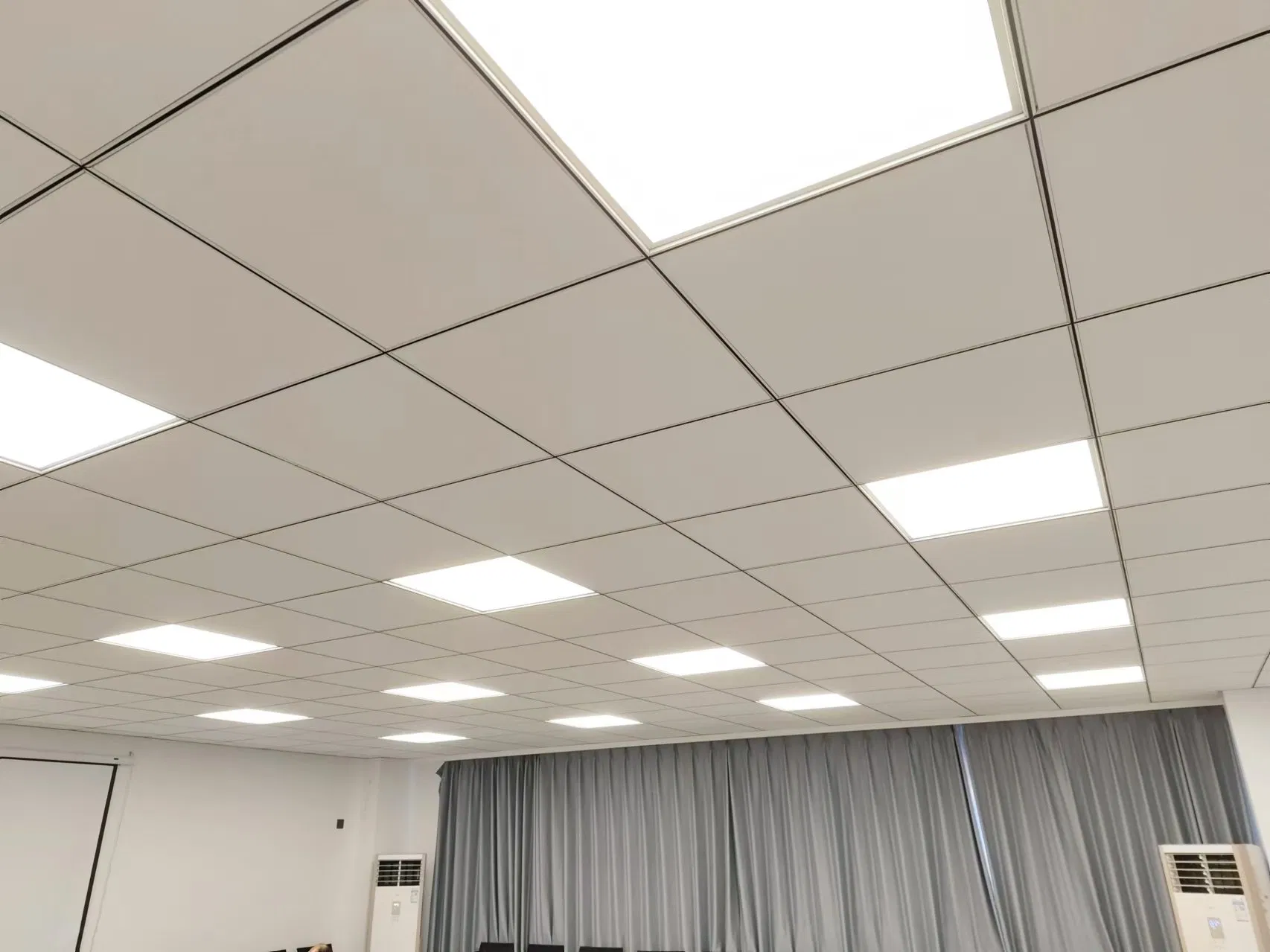 Fireproof Panel Glasswool Ceiling Board Fiberglass Insulation Acoustic Ceiling for Meeting Room
