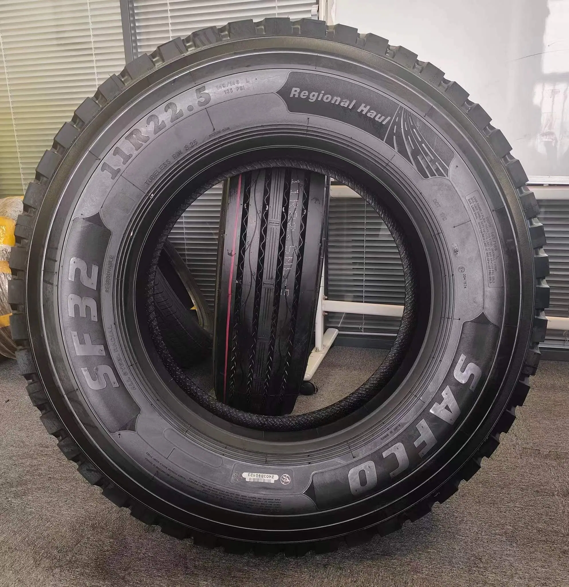 Premium 11R24.5 Radial Truck Tire for Global Buyers, High Quality from China Factory