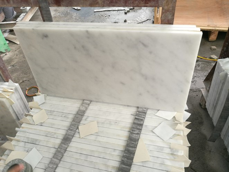 Плитка из белого каррарского мрамора для пола и стен