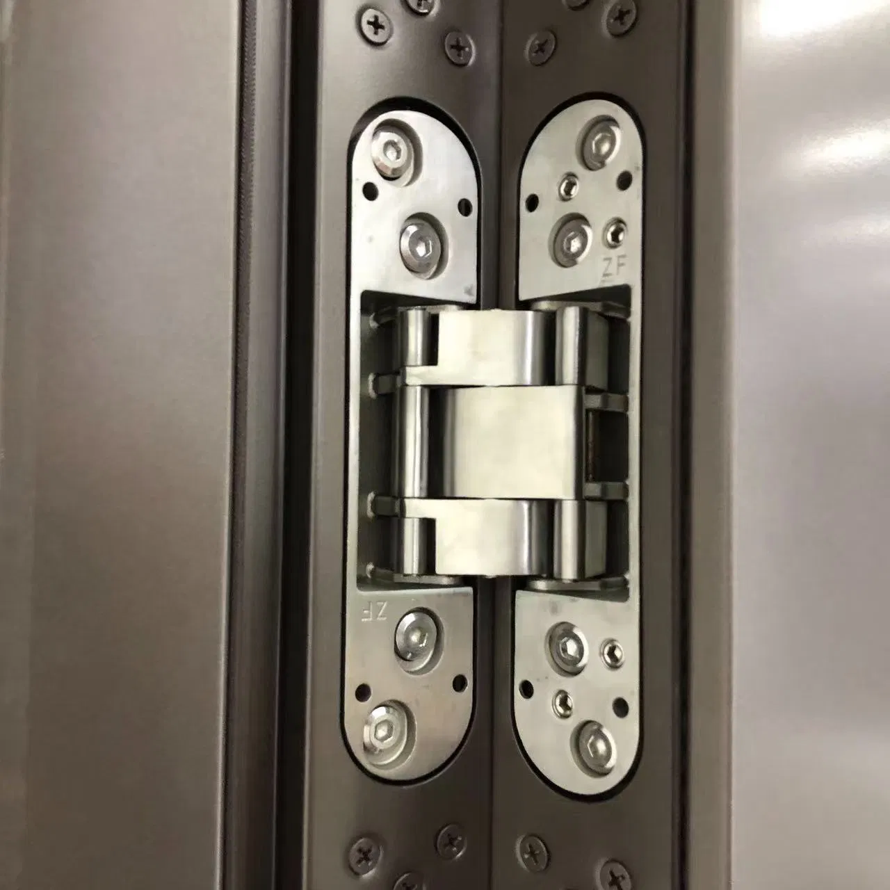 Стальная входная дверь Modern Style с защитой от взлома