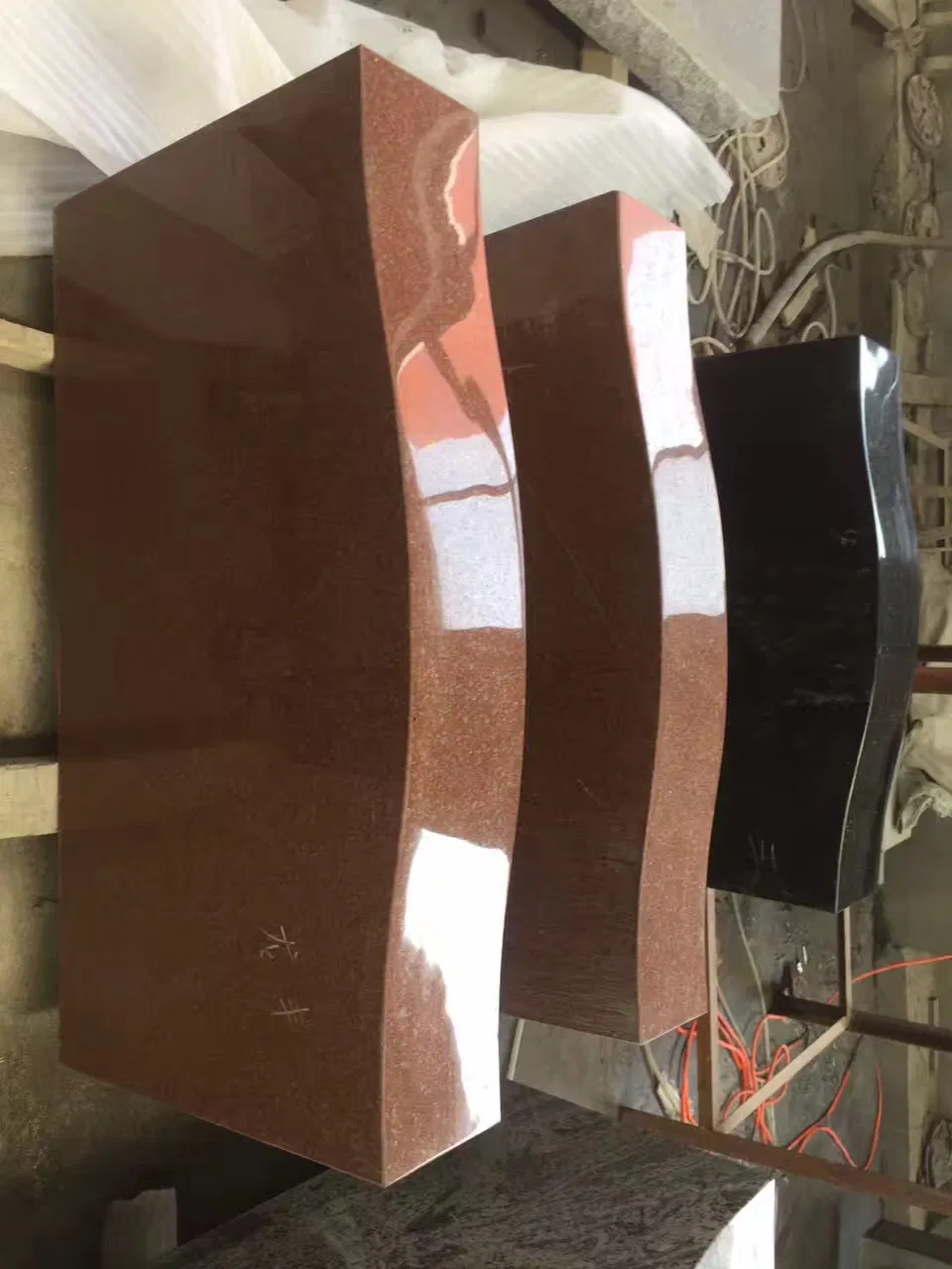 America Style Red Granite Tombstone Memorial Monument