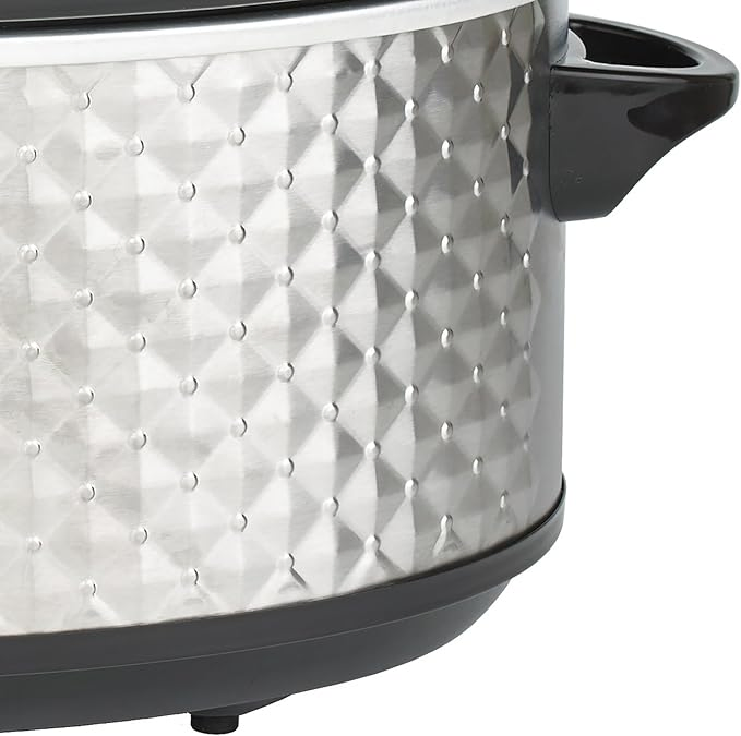 Versatile 7qt Slow Cooker for Family Meals and Gatherings