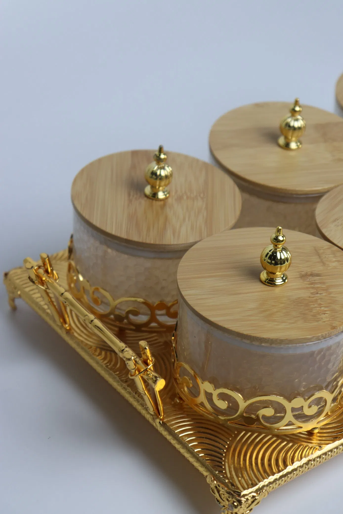 Home and Kitchen Supplies Gold-Plated Iron Frame with 6 Glass Jars Set