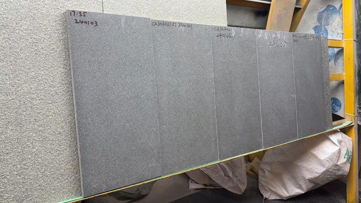 2cm Outdoor Floor Paving Porcelain Tile Water Absorption Under 0.1%