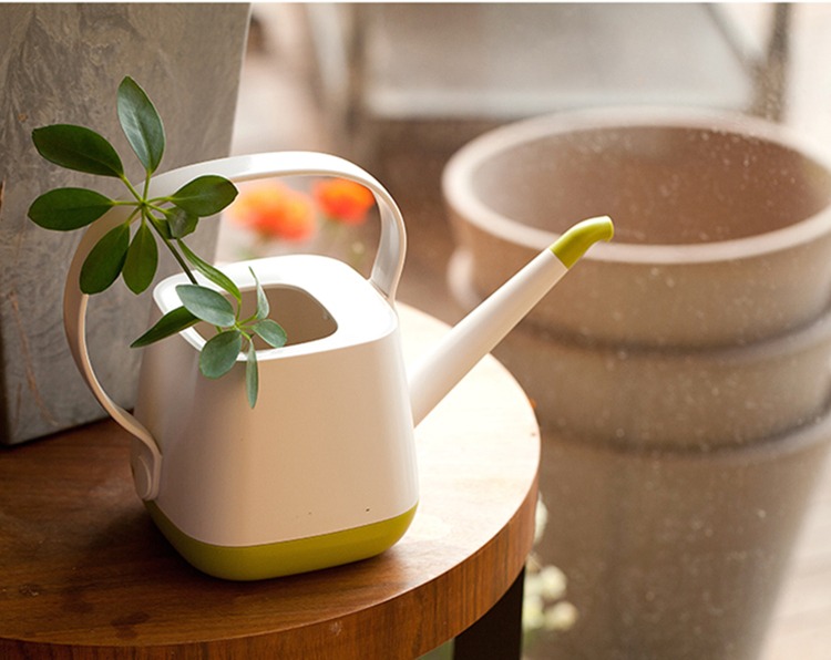 Hot Sale Plastic Watering Can for Garden Plants