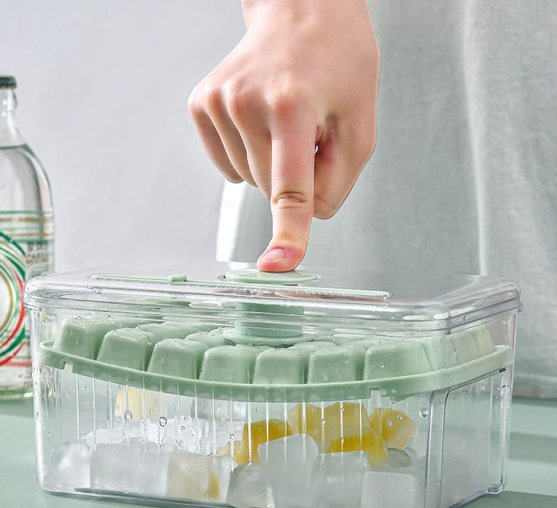 Hot Sale Household Press Durable Silicone Ice Cube Tray Food Grade Ice Mold with Cover