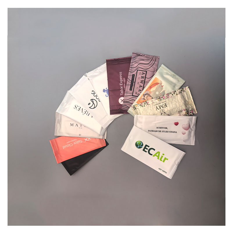 Wholesale Custom Black Logo Mini Single Wrapped Cleaning Cotton Wet Wipes Restaurant OEM Airline Individual Pack Wet Wipes