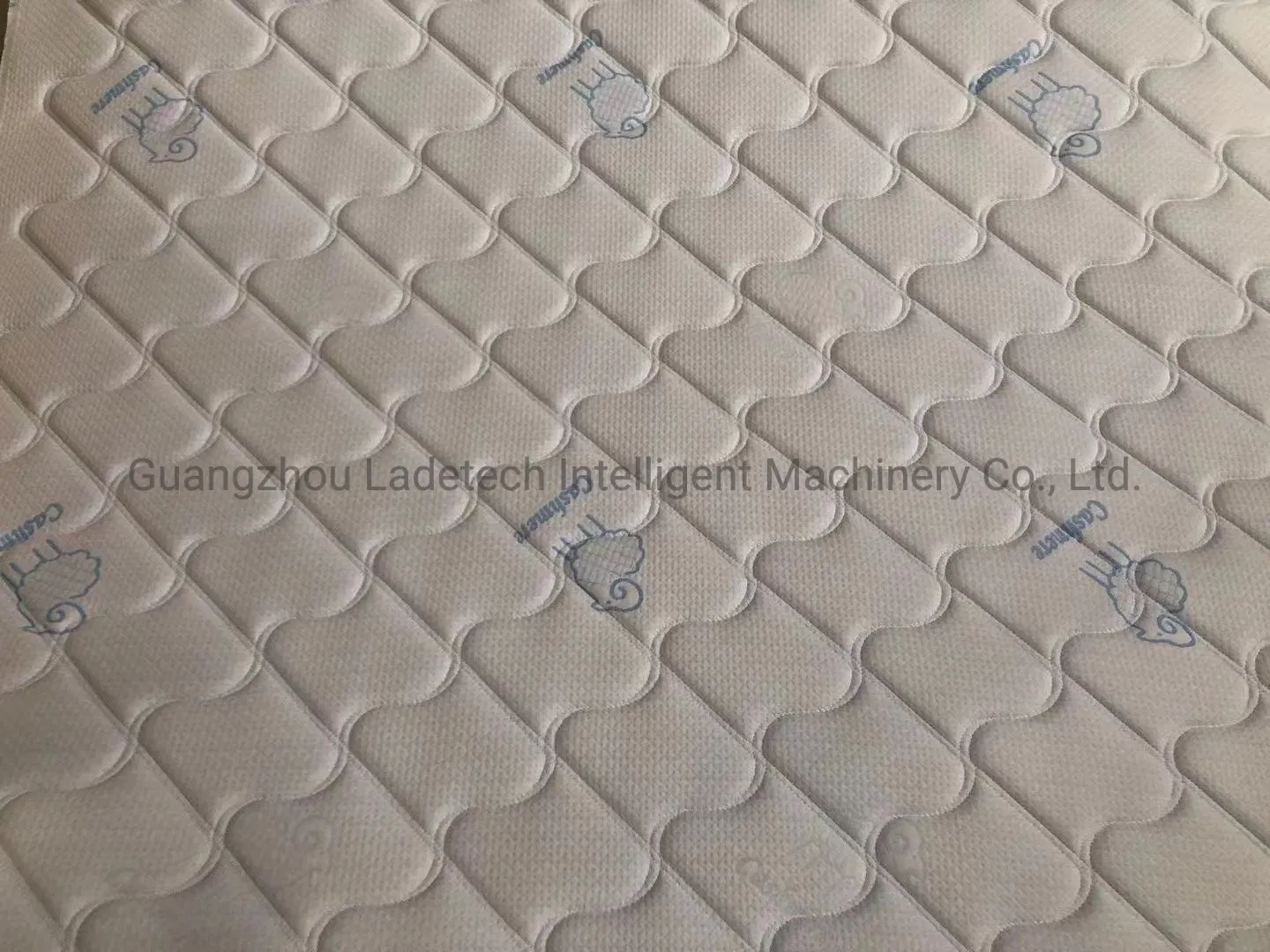 LDT-QTF01 High Quality Multineedle Mattress Topper Knitted Quilted Fabric