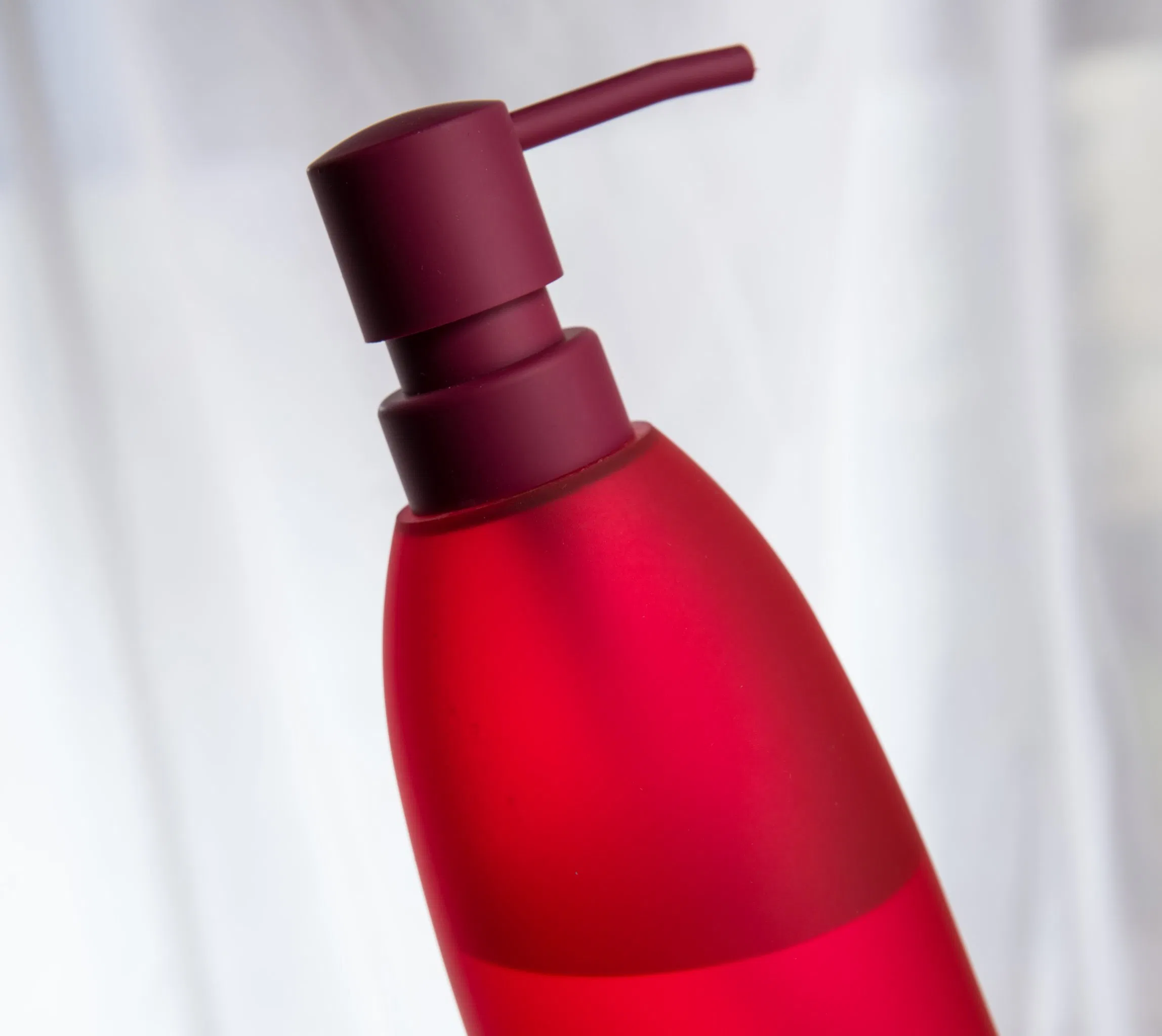 Gift Plastic Lotion Bottle Plastic Shampoo Bottle with Pump by Ruuber Paint