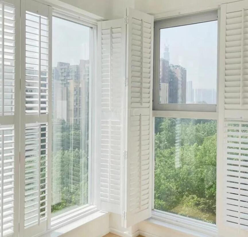 White Painted Half Window Baswood Paulownia Wood Plantation Shutter Cafe Window Shutter
