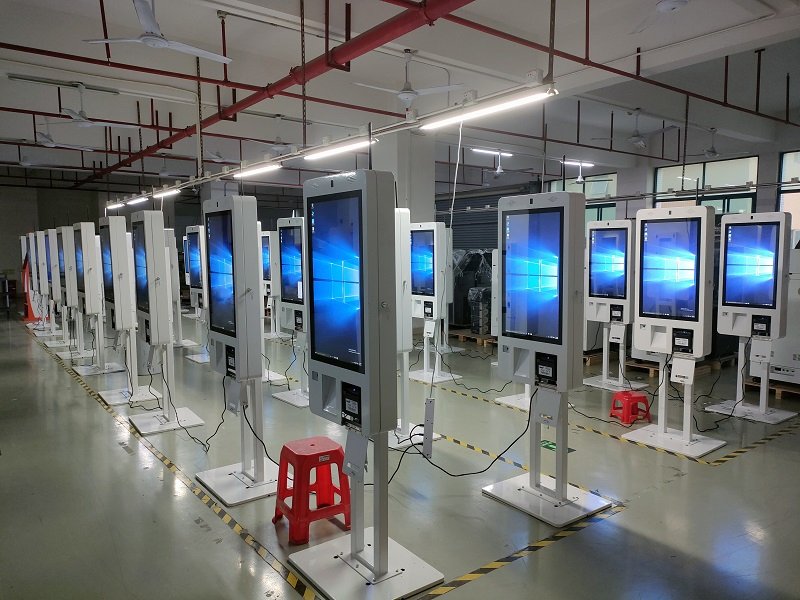 32-Inch Curved LED Advertising Display Casino Gaming Machine Self Service Top up Kiosk with Software OEM