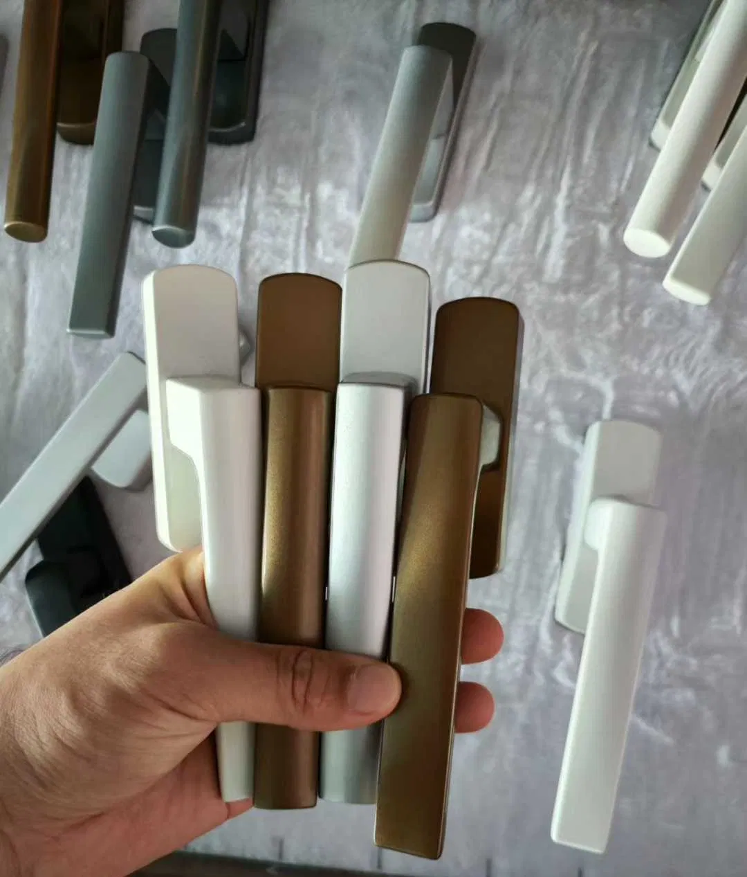 Aluminum Door & Window Handle with Powder Coating Finish for Villas and Hotels